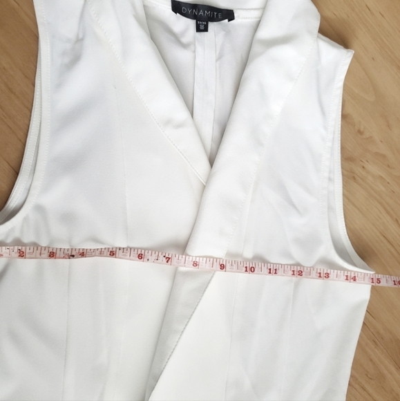 Dynamite white flowy vest in XS - Picture 4 of 5